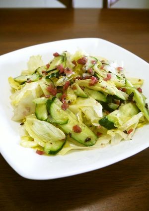 【簡単レシピ】胡瓜とレタスのしそ梅和え♪-レシピのメイン写真