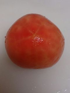 簡単!湯剥きよりお手軽!トマトの皮むき-レシピのメイン写真