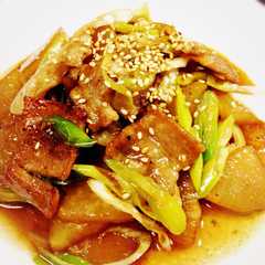 รูปของ 豚バラと大根の甘辛煮