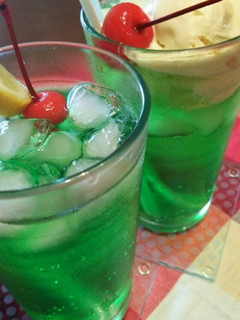 家の炭酸水!メロンソーダ&クリソー♪-レシピのメイン写真