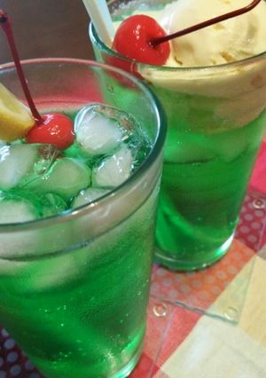 家の炭酸水！メロンソーダ＆クリソー♪-レシピのメイン写真