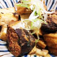 รูปของ 鯖の味噌煮缶de厚揚げとしめじの煮物