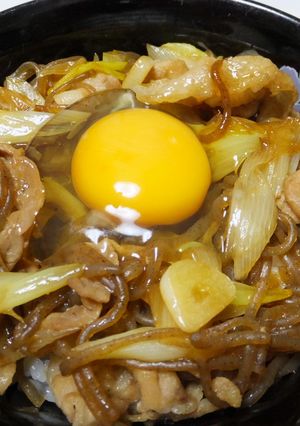 母の味♪豚バラすき焼き甘辛スタミナ豚丼-レシピのメイン写真