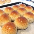 手捏ね♪ふわふわ黒ごまパン♪
