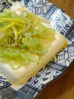 たっぷりネギの冷奴に熱々ごま油をジュッ!-レシピのメイン写真