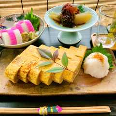 รูปของ 味醂でしっとり！蕎麦屋さんのだし巻き玉子