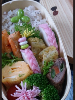 お弁当に!三つ編みカマボコ-レシピのメイン写真