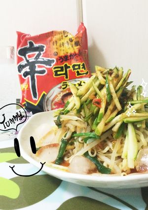 辛ラーメン☆ビビン麺？☆手抜きランチ-レシピのメイン写真