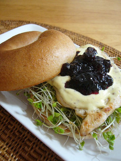 パーフェクトランチ♪カシス&チキンサンド-レシピのメイン写真