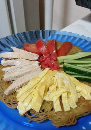 夏メニュー！新感覚♡揚げ麺冷やし中華-レシピのメイン写真