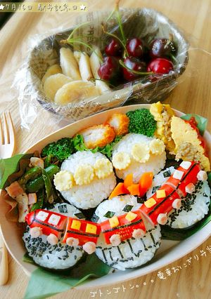 ❇︎今日は何の日？ 電車おにぎり弁当❇︎-レシピのメイン写真