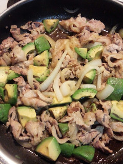 にんにく醤油でアボカド豚丼[覚え書き]-レシピのメイン写真