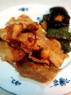 フライパンひとつで生姜焼きと付け合せ野菜-レシピのメイン写真