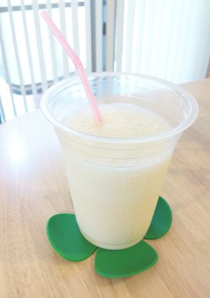 缶ジュースで！豆乳＆桃スムージー-レシピのメイン写真