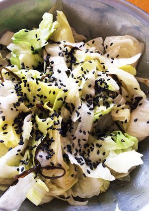 時間のたったレタスで簡単塩昆布サラダ！-レシピのメイン写真