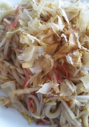 白具材だらけの格安焼きうどん-レシピのメイン写真