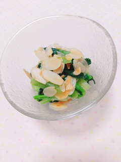 〖小松菜のアーモンド味噌和え〗-レシピのメイン写真
