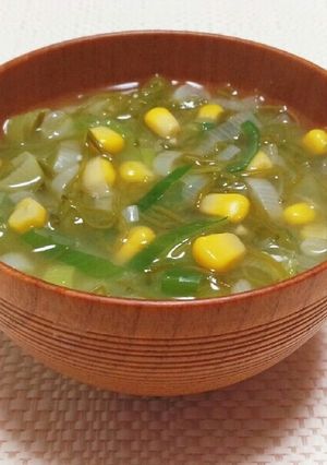 とろっと甘～い♡めかぶとコーンのお味噌汁-レシピのメイン写真