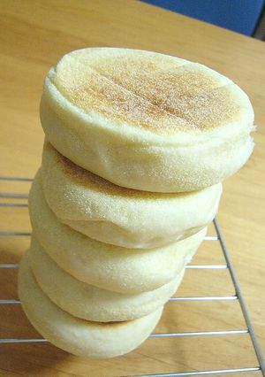 手ごねの練習♪イングリッシュマフィン-レシピのメイン写真