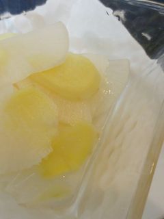簡単!薄切り大根と生姜の漬け物-レシピのメイン写真