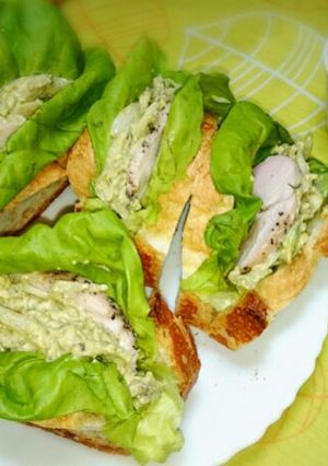 鶏ハムとアボガドディップのバゲットサンド-レシピのメイン写真