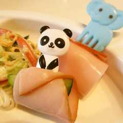 รูปของ ピックでかわいくハムきゅう＆チーズきゅう