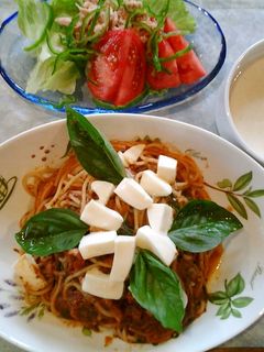 ハーブたっぷりトマトソースパスタ-レシピのメイン写真