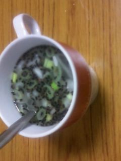 簡単!カップでわかめスープ-レシピのメイン写真