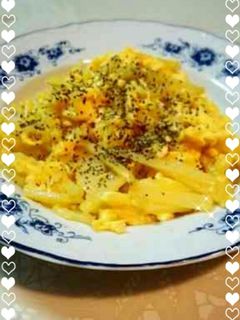 簡単★じやがいもと卵の粉チーズ炒め-レシピのメイン写真