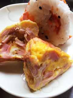 【お弁当】ソーセージと梅干しの卵焼き-レシピのメイン写真