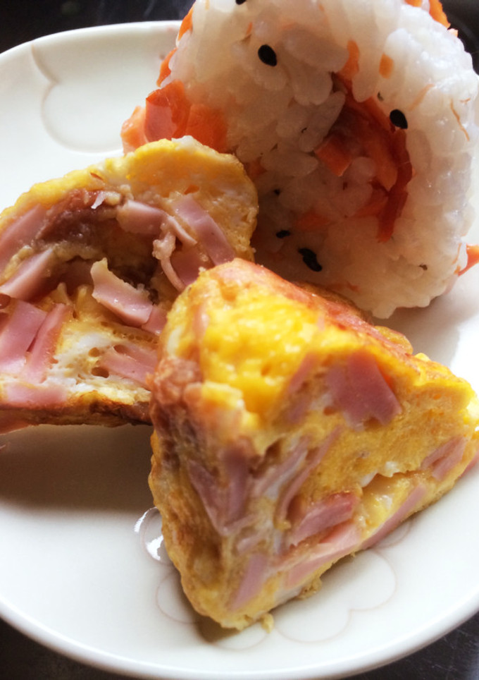 【お弁当】ソーセージと梅干しの卵焼き-レシピのメイン写真