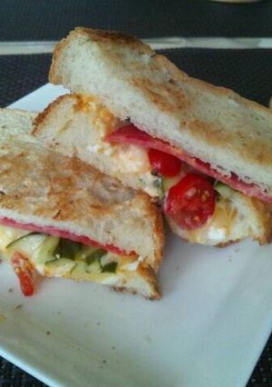 卵と野菜とハムのホットサンド-レシピのメイン写真