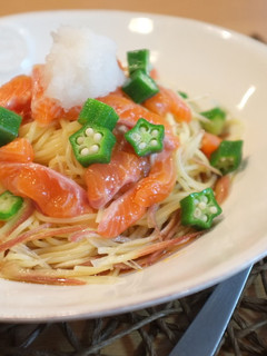 サーモンとオクラの和風冷製パスタ-レシピのメイン写真