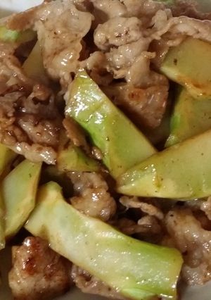 豚とブロッコリーの茎で中華炒め♪-レシピのメイン写真