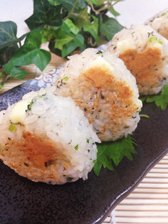 朝食❀間食に♪しらすとチーズの焼おにぎり-レシピのメイン写真