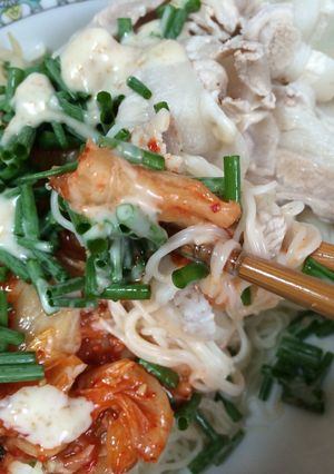 簡単、豚キムチ胡麻ダレそうめん-レシピのメイン写真