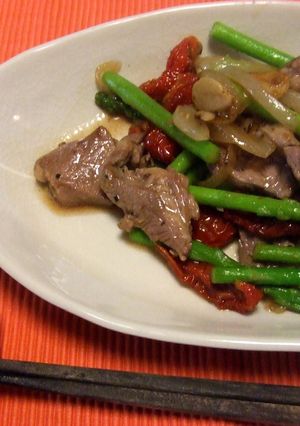 ラム肉とアスパラのオリーブオイル炒め-レシピのメイン写真