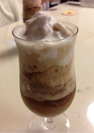 クラッシュドコーヒー豆入りフラペチーノ-レシピのメイン写真
