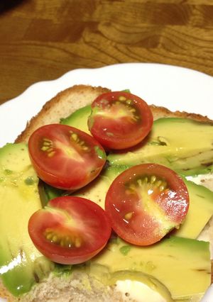 朝からアボカド、トマトでオープンサンド-レシピのメイン写真