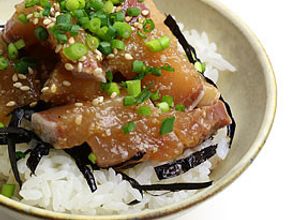 余ったお刺身を活用！ごまぶり醤油漬け丼-レシピのメイン写真