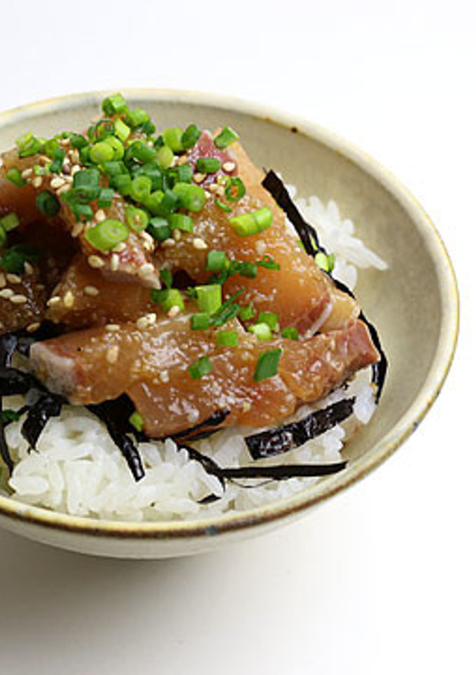 余ったお刺身を活用！ごまぶり醤油漬け丼-レシピのメイン写真