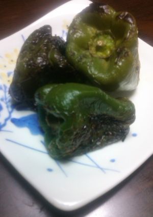 旬の食材★ピーマンの丸焼き-レシピのメイン写真
