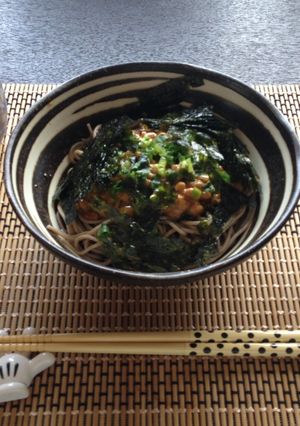 塩昆布と卵黄で濃厚☆納豆蕎麦-レシピのメイン写真
