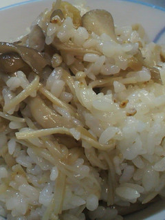簡単!絶品!香りも最高!きのこの混ぜご飯-レシピのメイン写真
