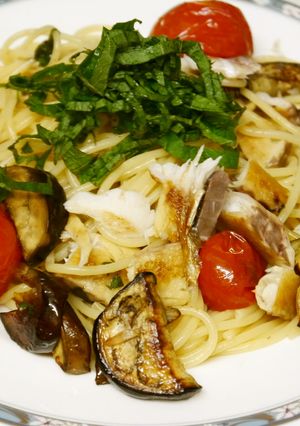 塩サバで夏の焼き野菜トマトとナスのパスタ-レシピのメイン写真