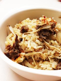 安い牛こまで!牛ゴボウ炊き込みご飯^ ^-レシピのメイン写真