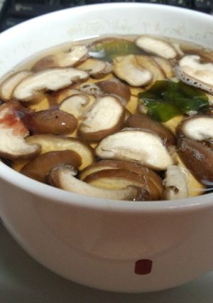 軸がおいしい！簡単しいたけスープ-レシピのメイン写真