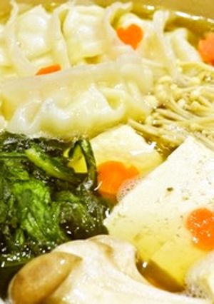 オイスターソースがだし代わり！海老餃子鍋-レシピのメイン写真