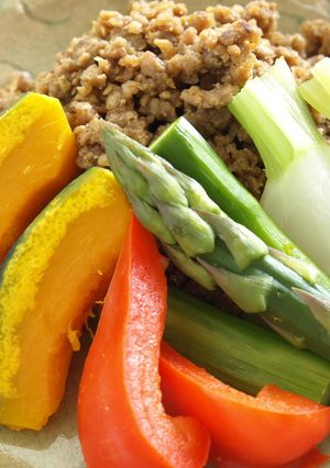 蒸し野菜の肉味噌添え-レシピのメイン写真