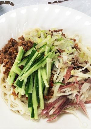ピリ辛肉味噌で稲庭うどん＆チャーハン-レシピのメイン写真